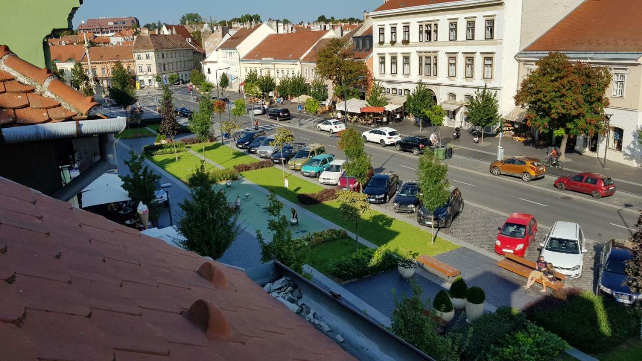 Апартаменти Luna City Apartman Шопрон Екстер'єр фото